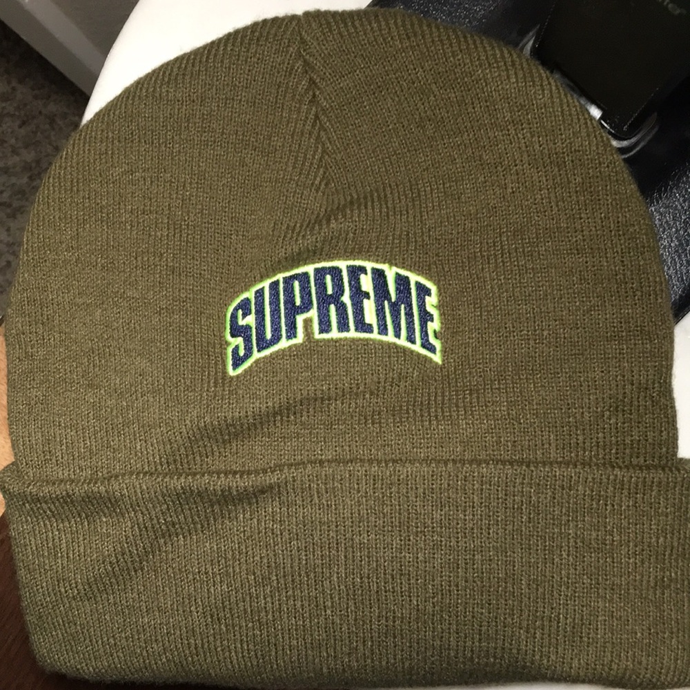 olive green supreme beanie (one size)